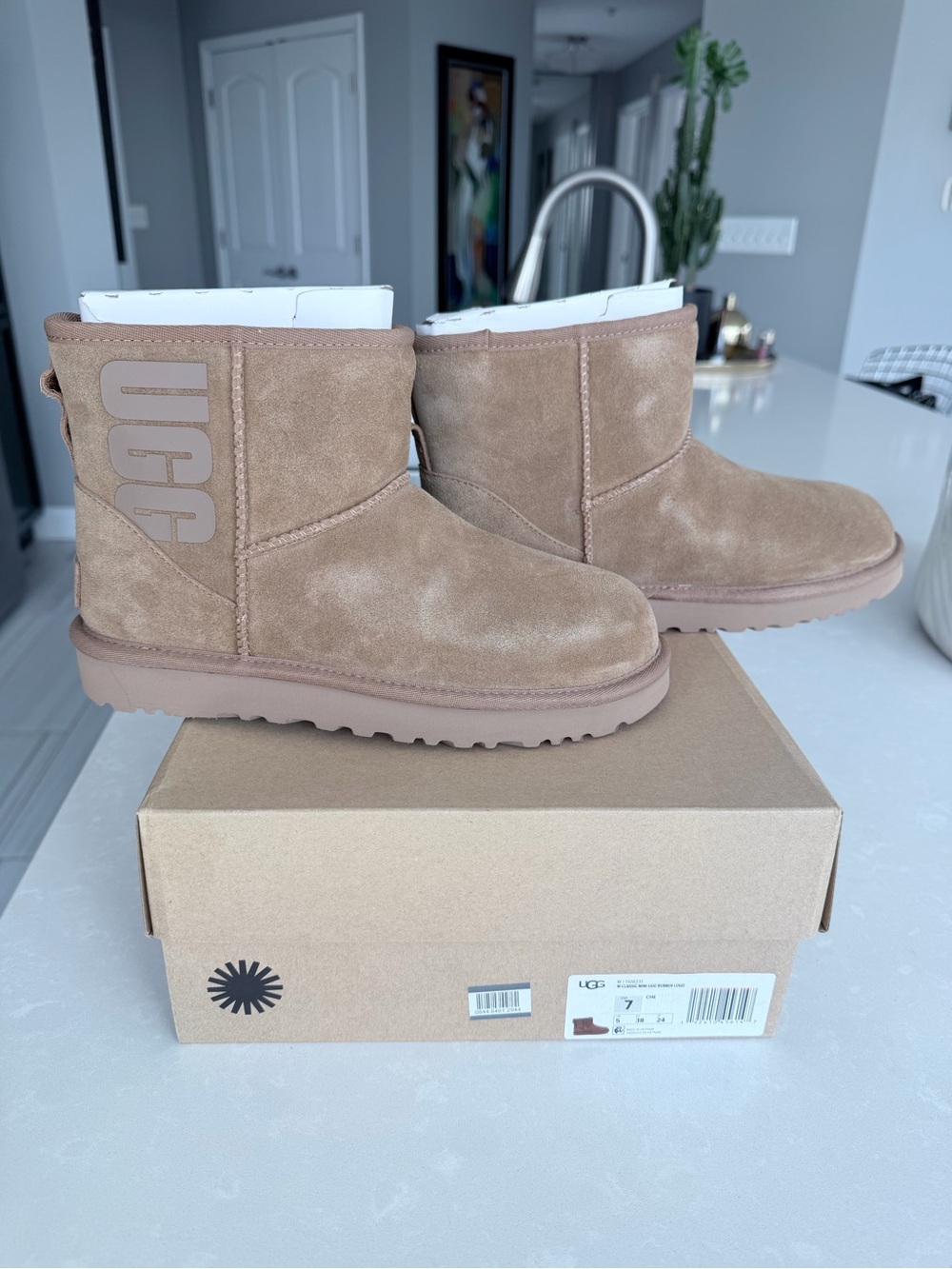 UGG Women's Tan Ankle Boots / Booties